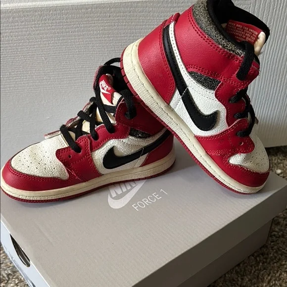 Nike Red and White Sneakers Classic Design Nike | Shoes | Nike Red And White Sneakers Classic Design  main image 3